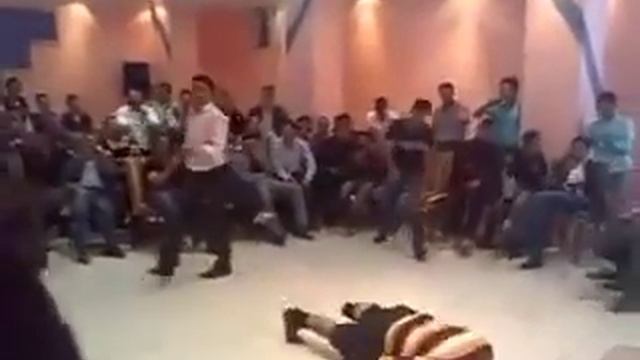 Новый стиль танца,ползать по полу смотреть онлайн