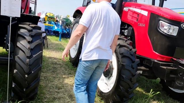 В чём отличие YTO X804 от YTO X904? Два трактора - брата.