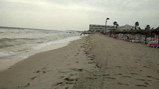Море на Джербе волнуется смотреть онлайн