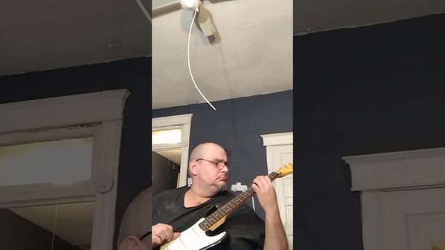 Bubba Lee's Electrical Fun $50 Mini Stratocaster project! смотреть онлайн
