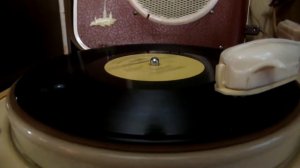 Ансамбль " Филлипинки"(Польша) ."Валентина" (твист)