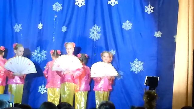 китайский танец с веерами смотреть онлайн