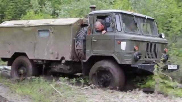 Шишига буксует.MOV смотреть онлайн
