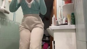 СВЕТА СОЛЛАР НАГНУЛАСЬ ПЕРЕД КАМЕРОЙ