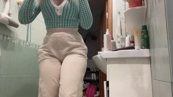 СВЕТА СОЛЛАР НАГНУЛАСЬ ПЕРЕД КАМЕРОЙ