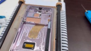 Замена разбитого стекла Samsung Galaxy S23 Ultra / Переклейка стекла по заводской технологии