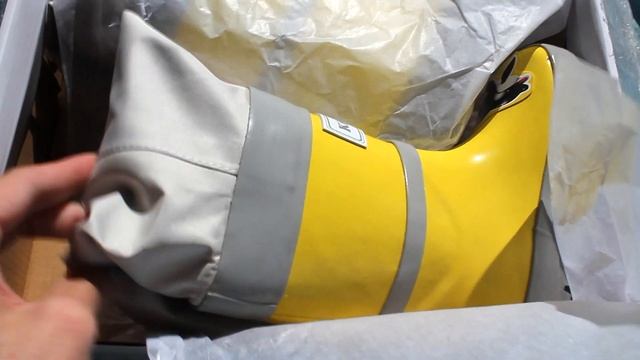 TUFFO. Распаковка. Непромокаемый детский комбинезон, термоноски и сапожки. ИДЕМ ГУЛЯТЬ ПО ЛУЖАМ! смотреть онлайн