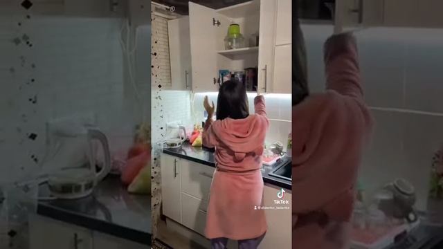 Свекровь достала своей готовкой? #вайн #невестка #свекровь #смех #юмор #диденко #приколы #чай смотреть онлайн