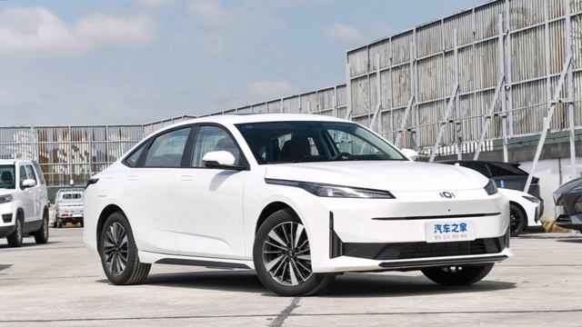 'Uống' chưa tới 1 lít xăng/100 km, chiếc sedan giá 300 triệu này khiến dân Việt nhìn là thấy mê смотреть онлайн