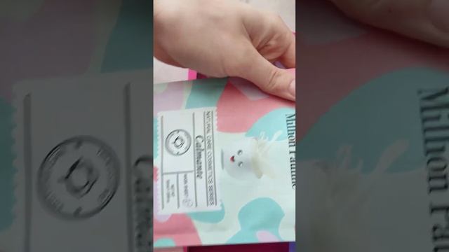 Распаковка подарка на 8 марта от сестры. Косметический набор KUKOLKA. смотреть онлайн