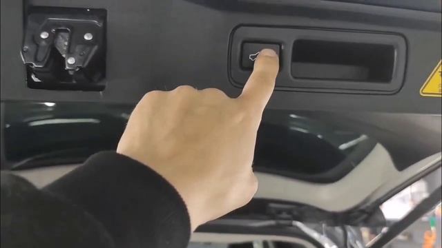 на Toyota Fortuner 2021 года установили электропривод багажника от Autolifttech.net смотреть онлайн