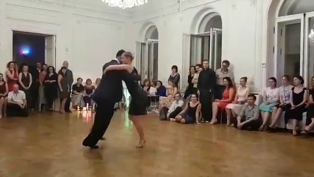 Шоу Сара и Хуан 2018/5 смотреть онлайн