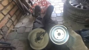 Citroen. C4. Замена шкива помпы.