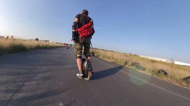 KS16X - having fun on the wheel between the tires смотреть онлайн