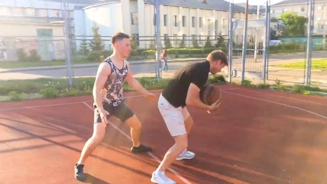 Баскетбол с друзьями! смотреть онлайн