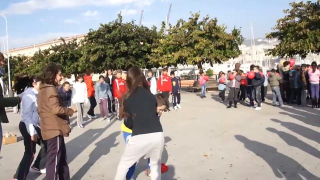 Save the children - Il Palloncino Rosso a Genova смотреть онлайн