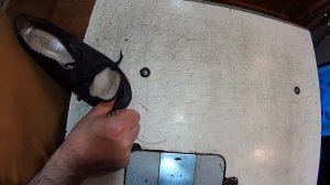 Как восстановить шов на обуви в домашних условиях. Ремонт обуви.