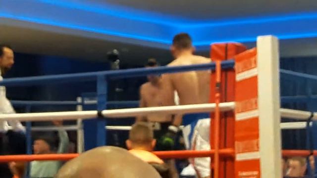 Boxing charity event смотреть онлайн