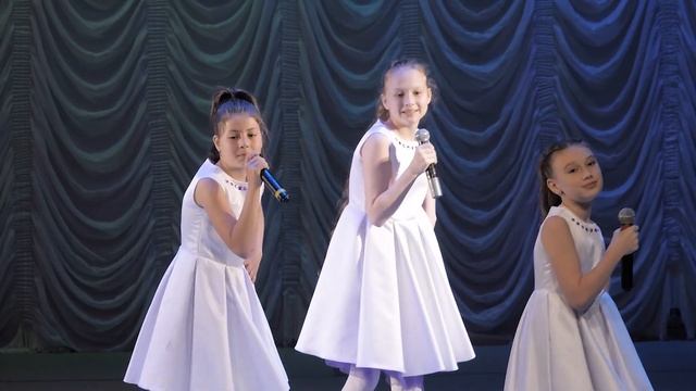 Время мечтать. Муз., сл. А. Петряшевой, Исп. анс. "Мозаика". Студия "ДиВиСи". Тольятти-2023 смотреть онлайн