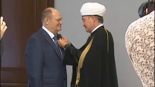 Равиль Гайнутдин поблагодарил Василия Бочкарева за вклад в культуру мусульман смотреть онлайн