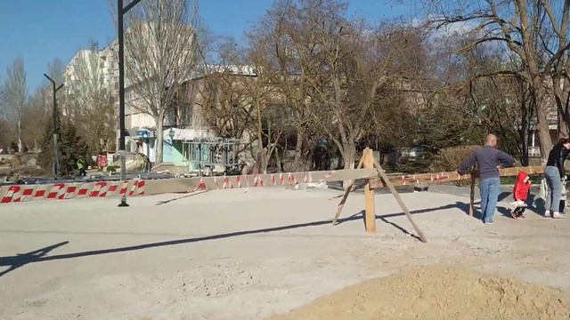 Площадь Крымской Весны в Щелкино 5 апреля 2022 г. смотреть онлайн