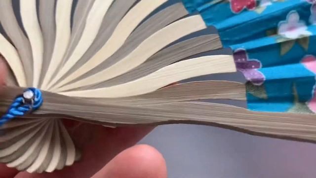 Веер японский Голубой натуральный смотреть онлайн