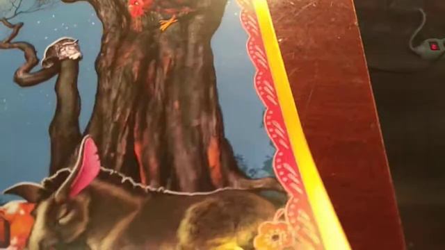 Смотрим книжку которую выиграла Эва