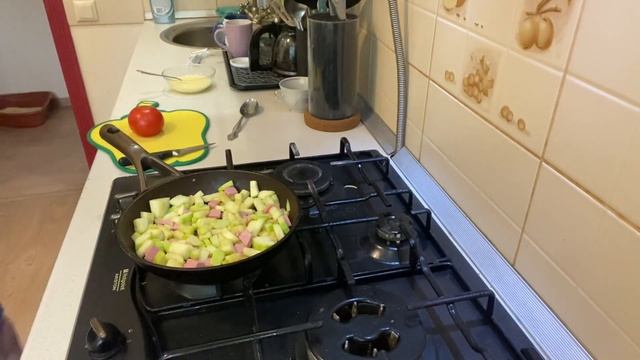 ПРИГОТОВЬ это СЕГОДНЯ и ты будешь готовить это ПОСТОЯННО. Запеканка на сковороде. смотреть онлайн