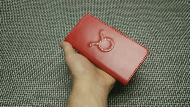 Процесс изготовления чехла книжки для телефона, из натуральной кожи. смотреть онлайн