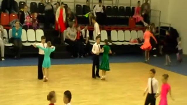 Начиающие 4 танца (Рома-Саша, Ваня-Рита) смотреть онлайн