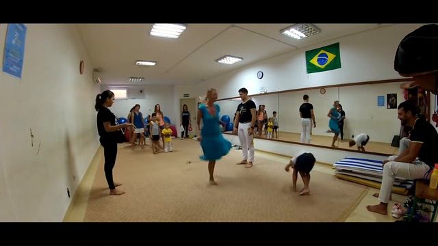ДЕТИ И РОДИТЕЛИ / DENDE / CAPOEIRA смотреть онлайн