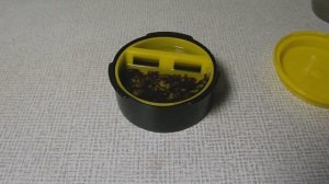 Банка с ситом  для сортировки мотыля живого от мёртвого