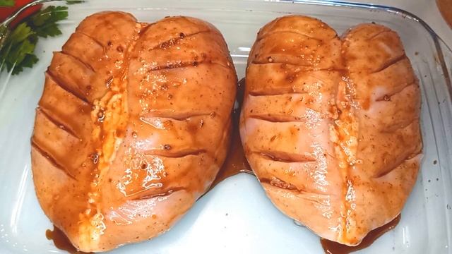 И почему я так раньше не готовила ГРУДКУ? Сочная куриная грудка в духовке смотреть онлайн