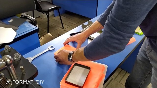 Ручной пресс для вырубки и тиснения. Пробные работы по вырубке материала смотреть онлайн