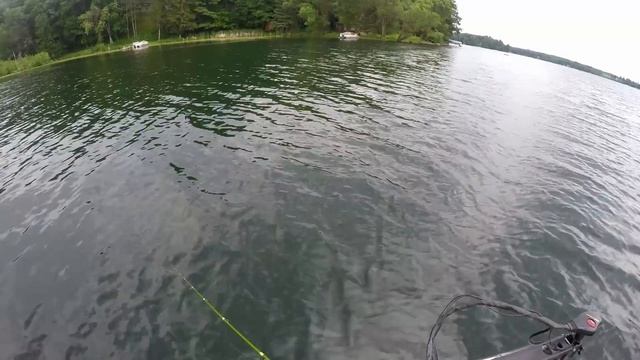 This MICRO Crankbait is AWESOME for Crappie | TINY Lure CHALLENGE смотреть онлайн