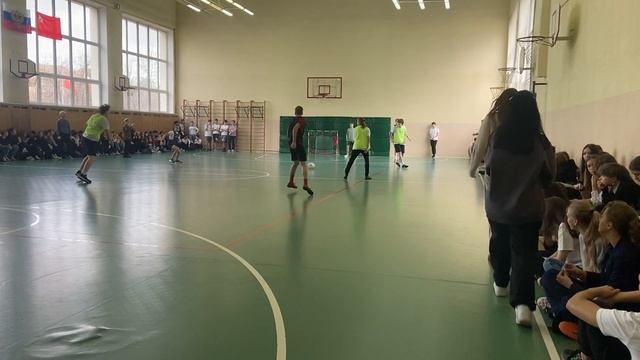 10 школа(2корпус) футбол)✊?? смотреть онлайн