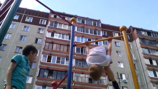 урок 1 учим потягиватся и делать кувырок