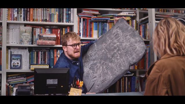 СЛУЧАЙ В КНИЖНОМ (Поперечный, Климкина, Duran) смотреть онлайн