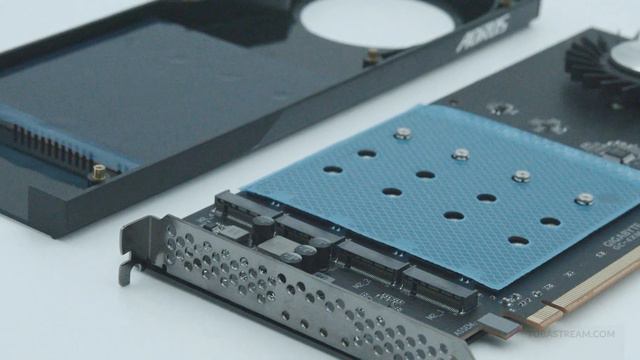 GIGABYTE AORUS Gen4 AIC Adaptor | Cinematics смотреть онлайн