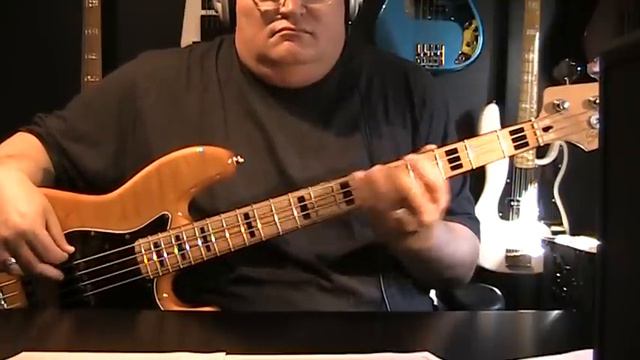 Thin Lizzy Dear Miss Lonely Hearts Bass Cover with Notes & Tablature смотреть онлайн