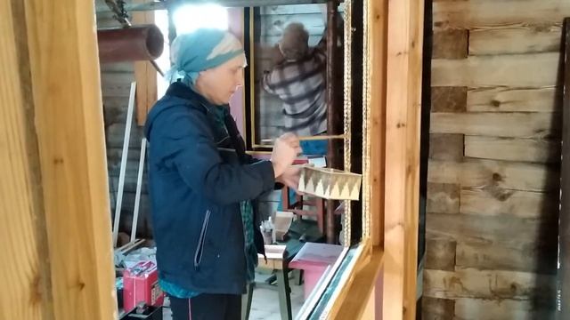 Золочение и покраска тела иконостаса. Храм Вознесения Господня, с.Воскресенское. смотреть онлайн