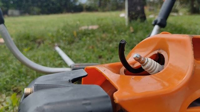 Como cambiar el capuchón Bujía de una guadaña (Desmalezadora) смотреть онлайн