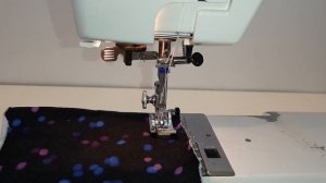 Как шить двойной иглой, как правильно установить иглу на швейную машину, как настроить строчку