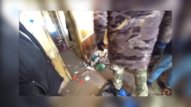 ВАСЯ ИЗ ХОЧУ ПОЖРАТЬ ГОНИТ НА ДЯДЮ ЮРУ / СЕРЫЙ ПРОДОЛЖИЛ ДЕЛАТЬ РЕМОНТ У ВАСИ ДОМА / НЕ РАЗОБЛАЧЕНИ смотреть онлайн