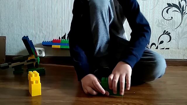 Строим пистолет из конструктора смотреть онлайн