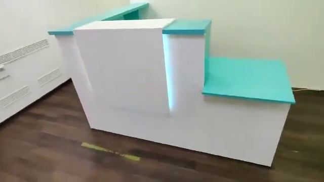 Стойка ресепшн с подсветкой RGB для офиса смотреть онлайн