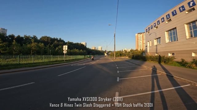 Yamaha XVS1300 Stryker / Vance & Hines Twin Slash Staggered (stock baffles 21301 and quiet 21899) смотреть онлайн