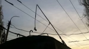 Черкасский троллейбус- ЗиУ-682В №307, Перебили штангу 11.11.2012