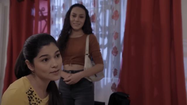 Magali se convierte en la sensación de los hombres | La rosa 2/4 | Más que un instrumento смотреть онлайн