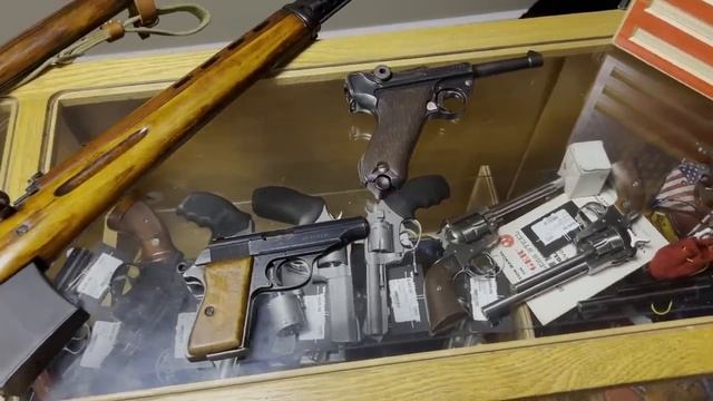 Русское оружие и оружие фашистов в Нью-Йорке! Warstory и оружейный магазин Солженицына смотреть онлайн